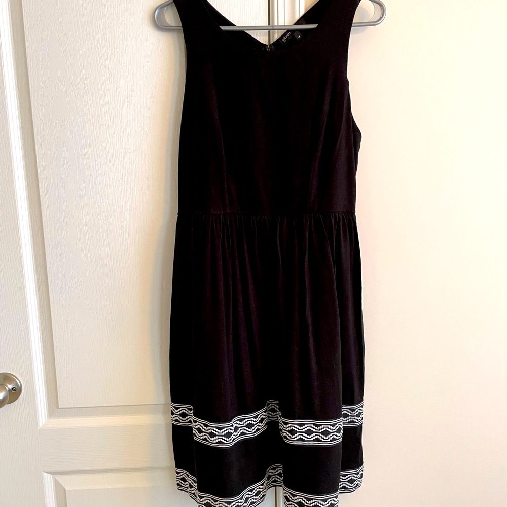 Gibson Black and White sleeveless size M NWOT